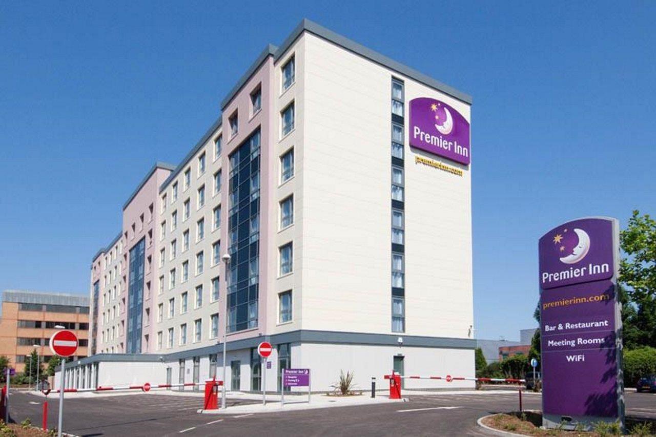Premier Inn London Gatwick Airport - Manor Royal Crawley  Zewnętrze zdjęcie