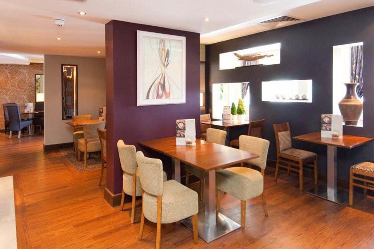 Premier Inn London Gatwick Airport - Manor Royal Crawley  Zewnętrze zdjęcie