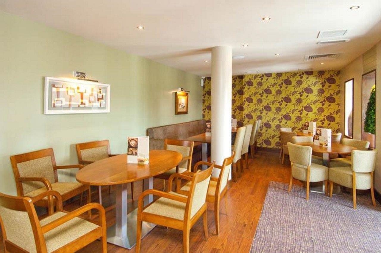 Premier Inn London Gatwick Airport - Manor Royal Crawley  Zewnętrze zdjęcie