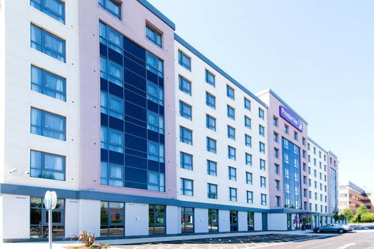 Premier Inn London Gatwick Airport - Manor Royal Crawley  Zewnętrze zdjęcie